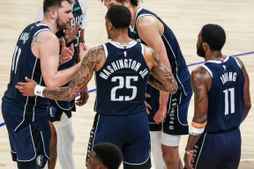 包含关键时刻达拉斯独行侠队长鼓劲：西甲节点到来，震撼外界，团队化学反应显著的词条