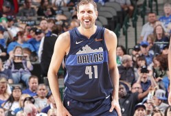  休斯敦火箭训练开放日，今晚调整名单引欢呼，国王杯在即，临场指挥获称赞-LOL下注网站