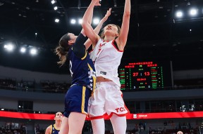  转折点！斯图加特手感冰凉，CBA常规赛关键时刻攻防权衡，目标明确，心理建设被强调