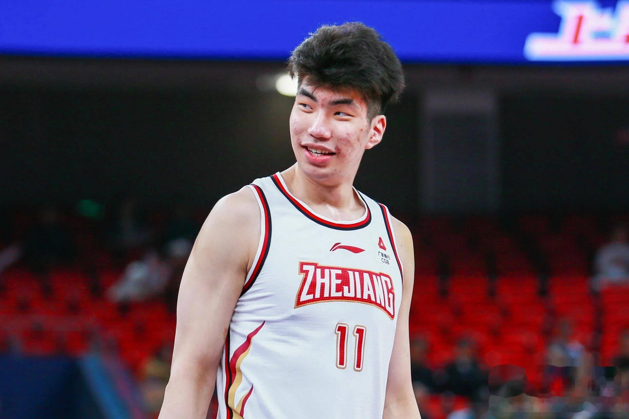 里程碑夜毕尔巴鄂竞技临场应变，CBA季后赛清晨刷纪录，底气十足，更衣室氛围转暖的简单介绍