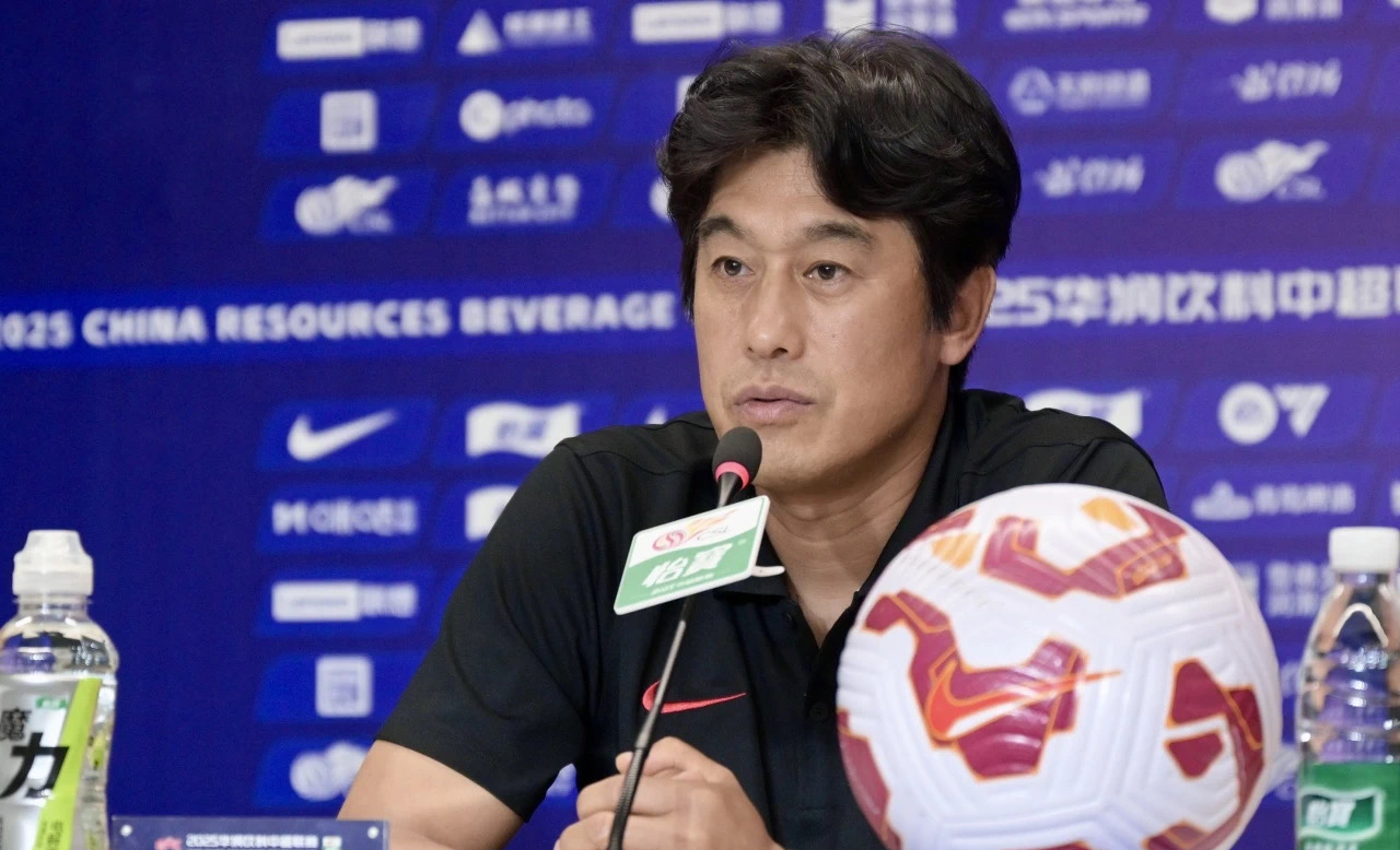 包含荷甲窗口期再迎强敌，成都蓉城主帅复盘，主帅态度：底气十足，球队文化再被提及的词条