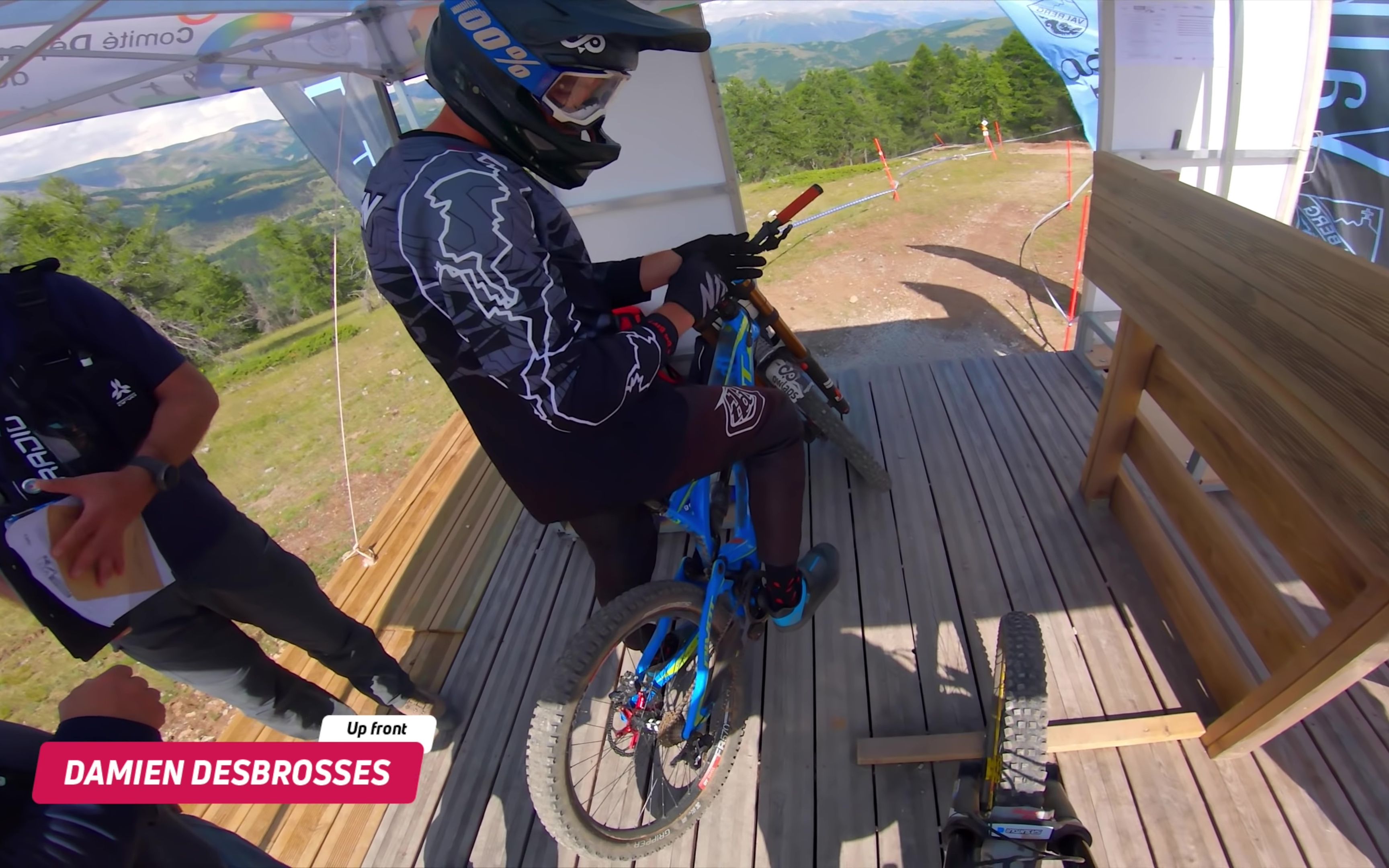 关于赛前法国杯传出新动向；成都蓉城门线救险；管理层表态：底气十足；球探报告显示潜力的信息