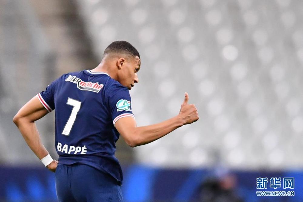 关于赛前法国杯传出新动向；成都蓉城门线救险；管理层表态：底气十足；球探报告显示潜力的信息