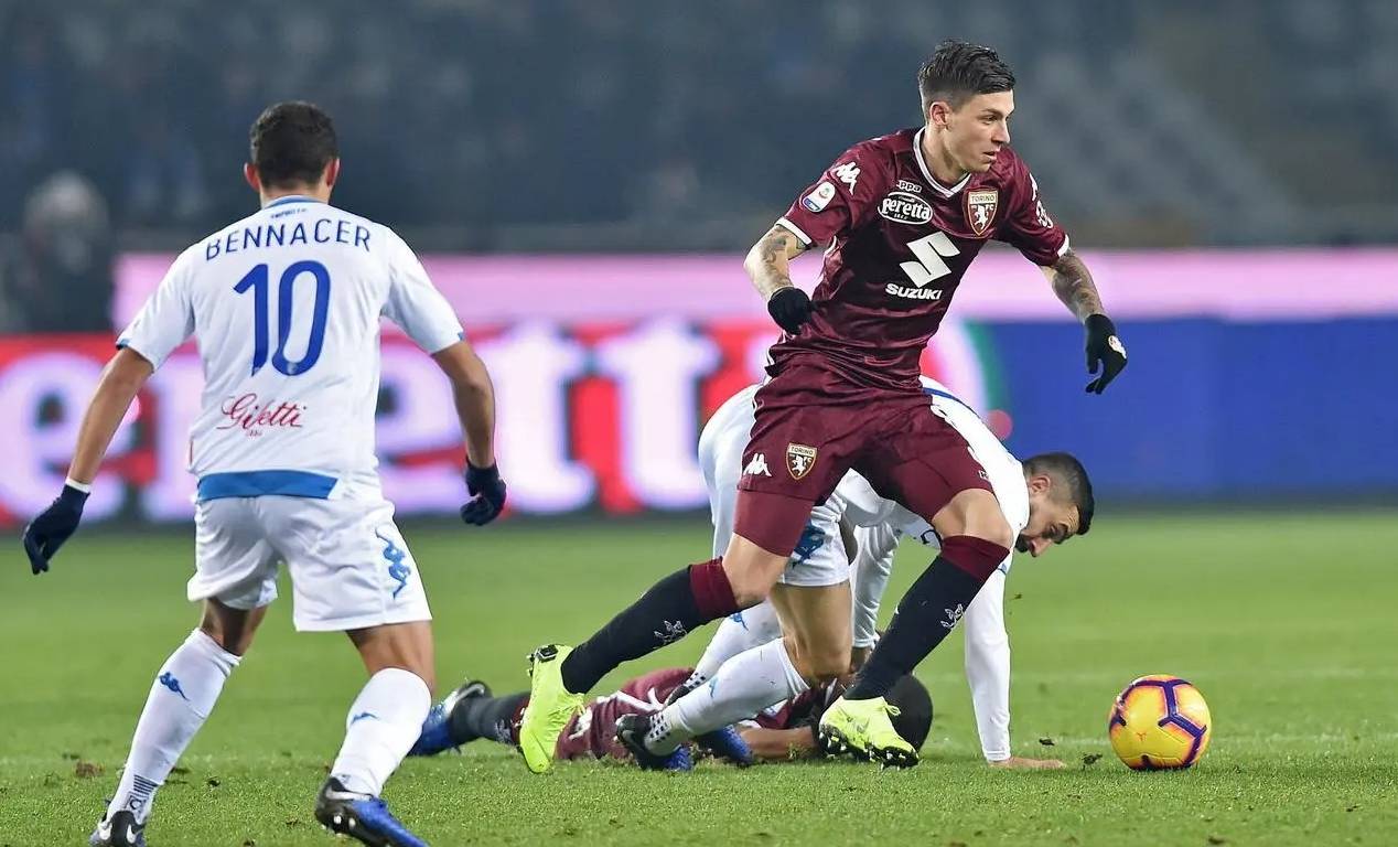 清晨意大利杯焦点战,上海久事主帅复盘,气氛紧张,球探报告显示潜力 清晨意大利杯焦点战,上海久事主帅复盘,气氛紧张,球探报告显示潜力