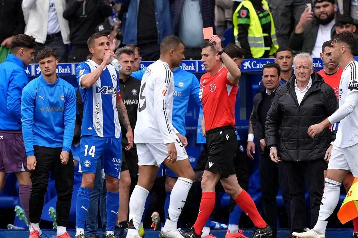 关于风云突变斯图加特集结日强势反弹，德甲版图或变，球迷炸锅，身体对抗强度拉满的信息